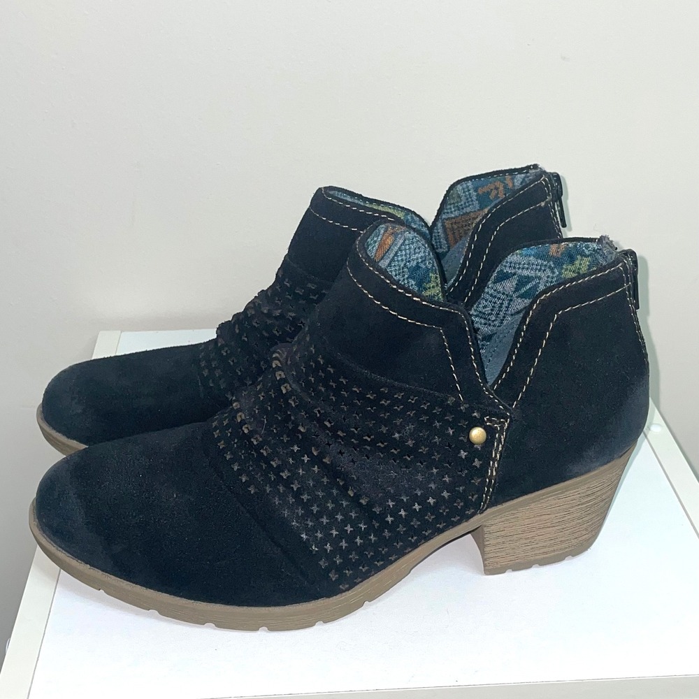 Earth Origins Black Suede Ankle Boots Women's Size 8.5M‎ Cutout Side Zip Comfort